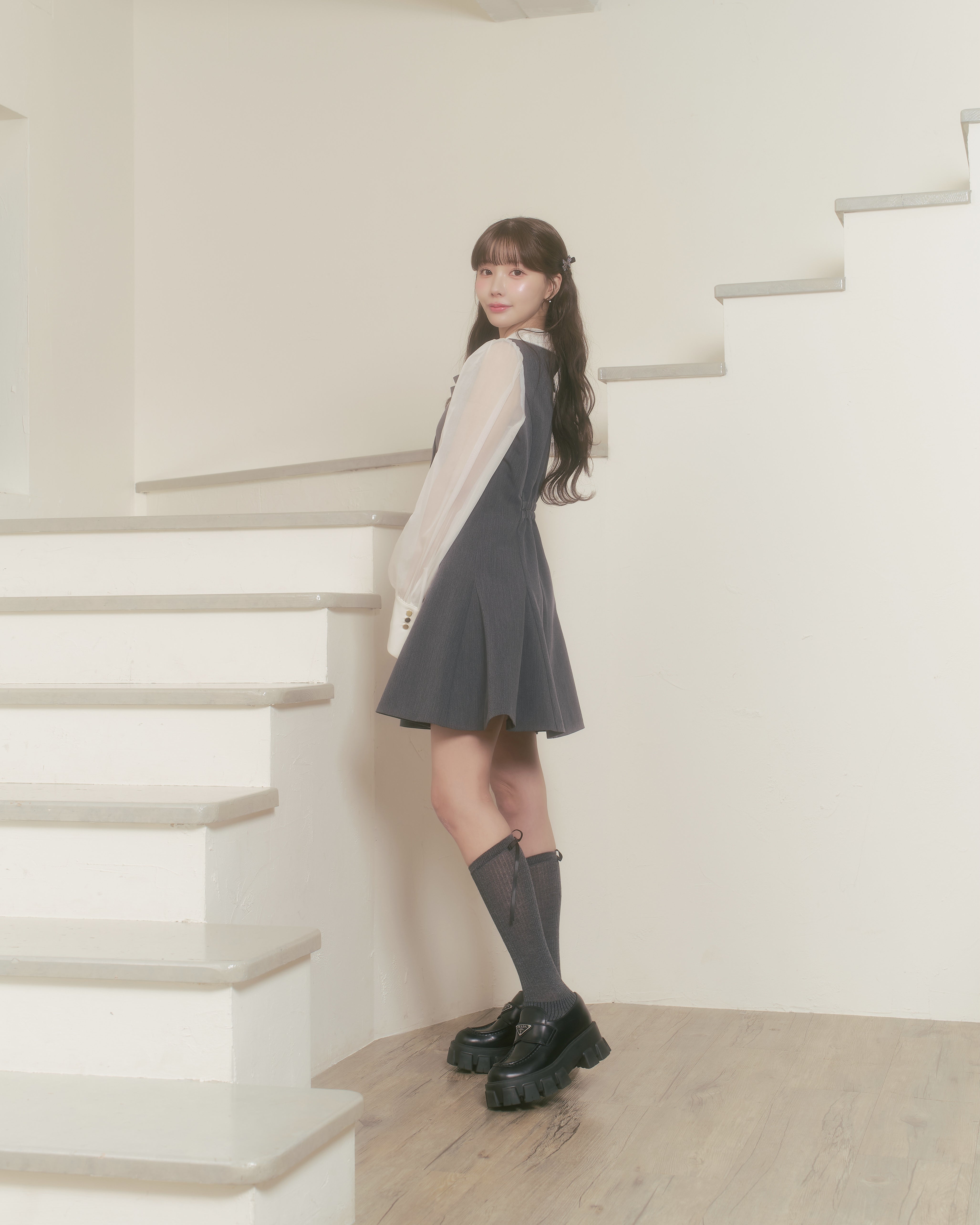 sheer sleeve flare one-piece グレー　Elise sheer sleeve flare one-piece – Élise